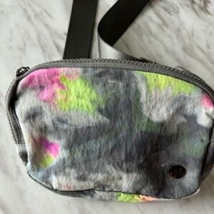 Lululemon Everywhere Belt Bag